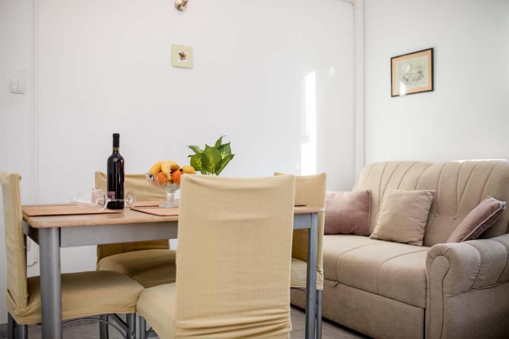 Apartmani Luka Banjol エクステリア 写真