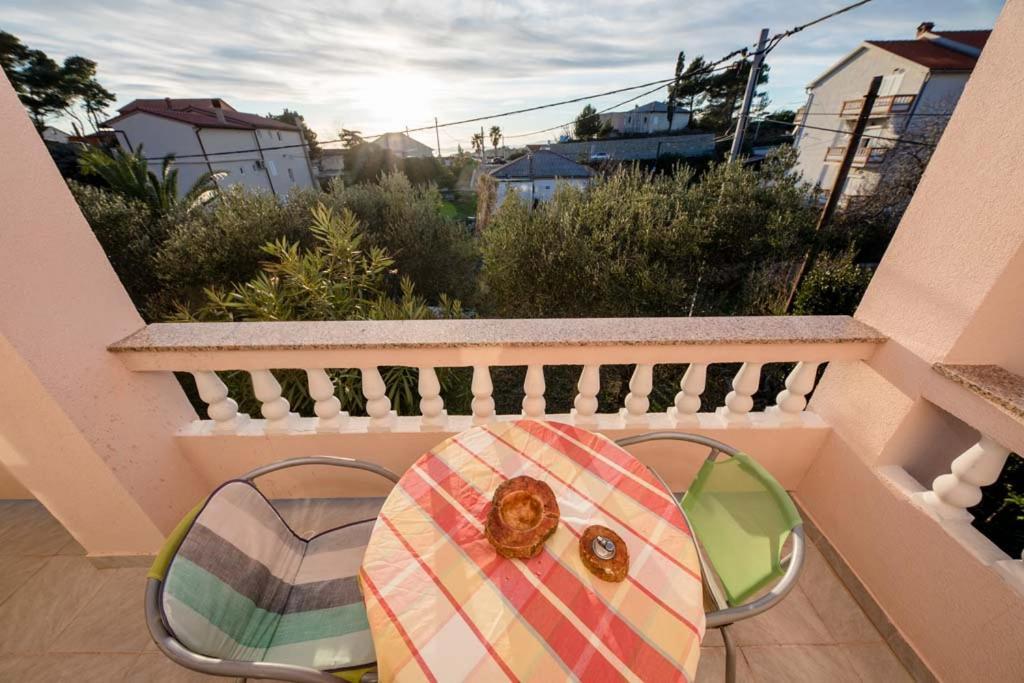 Apartmani Luka Banjol エクステリア 写真