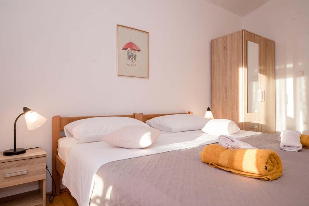Apartmani Luka Banjol エクステリア 写真