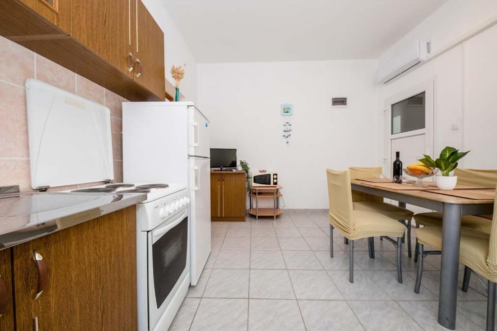 Apartmani Luka Banjol エクステリア 写真